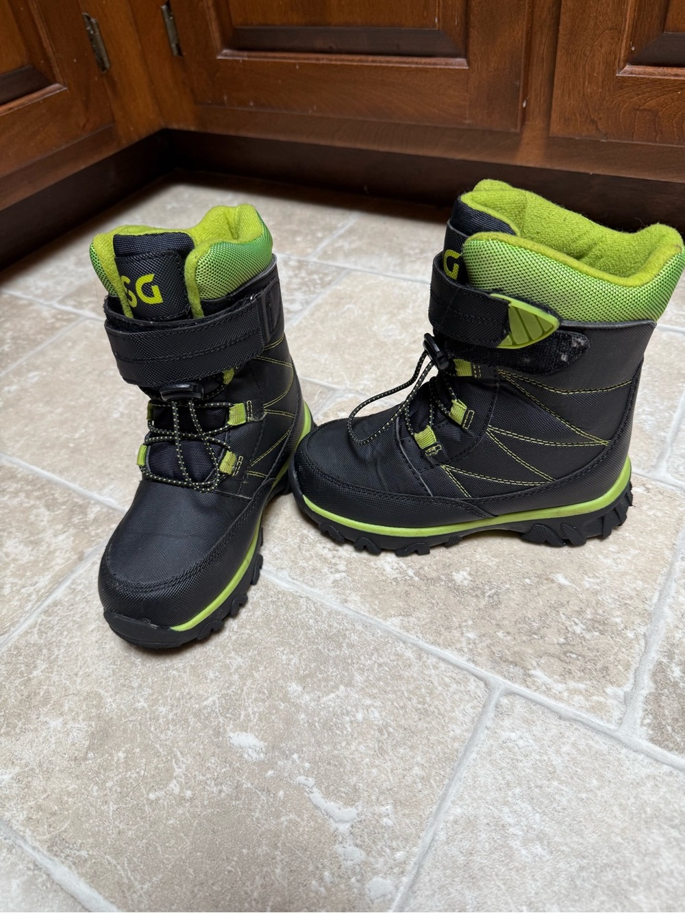DSG Kids Black and Lime Green Insulated Snow/snowmobile Boots